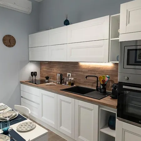Azzurro 6 House
